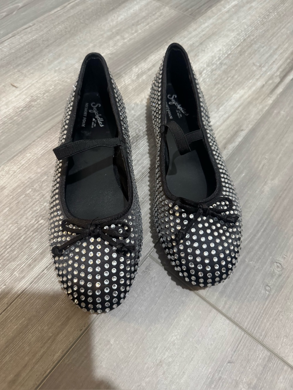 Seychelles black rhinestone MaryJanes.
Memory foam. Strap & bow. NWOT
Size 8W.